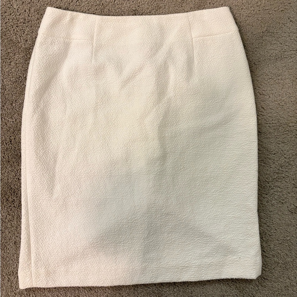 Ann Taylor Cream Textured Pencil Skirt, size 4